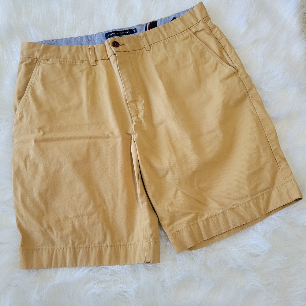 2/$35 Tommy Hilfiger Flat Front Classic Fit Khaki Shorts 36 EUC Worn Twice